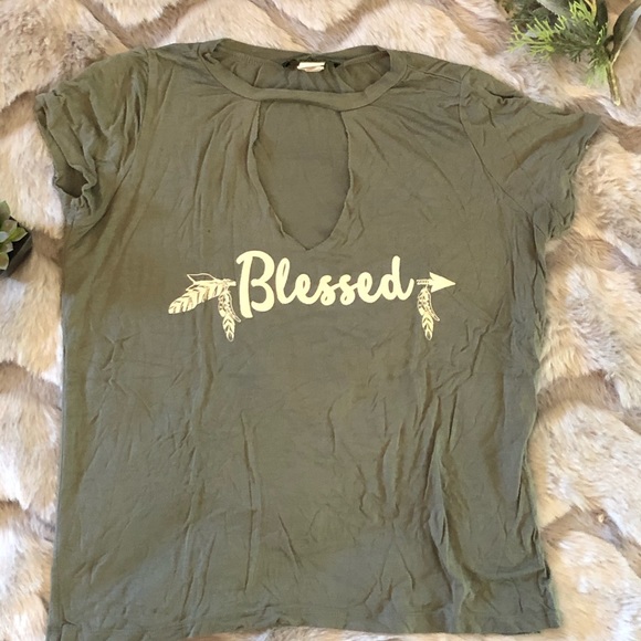 🔴 Army Green T-shirt w/ “Blessed” & Keyhole Neck - Picture 2 of 4